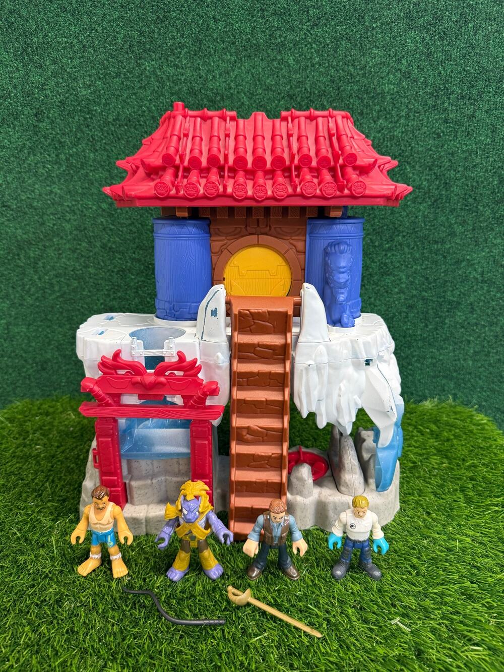 Fisher Price Imaginext Yeti Bigfoot Mountain Climber Castle 2017 w/ Figures